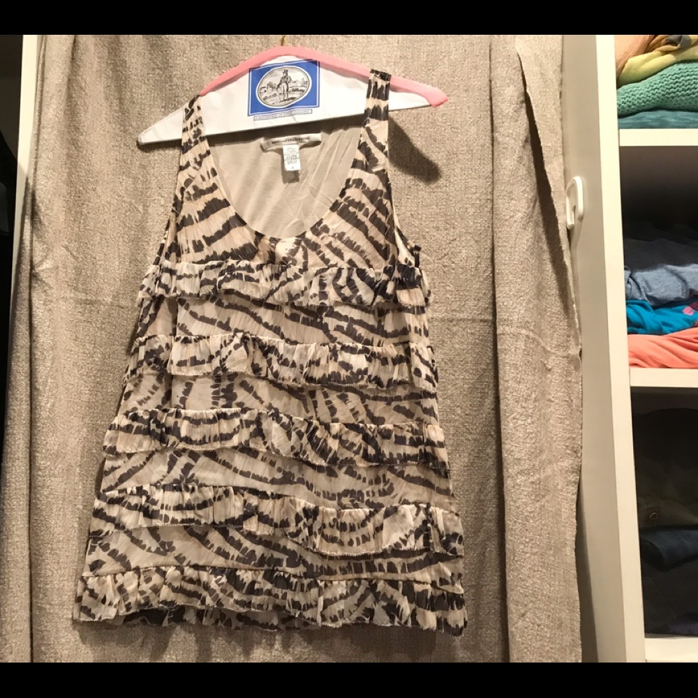 dV sleeveless blouse